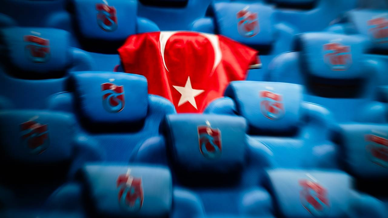 Trabzonspor taraftarına Türk bayrağı dağıtacak