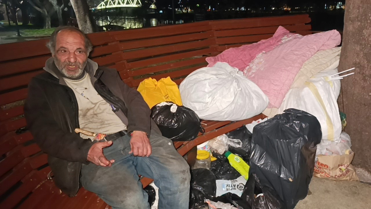 2 yıldır banklarda yatıyor: Otel ayarladık dediler, kabul etmedi