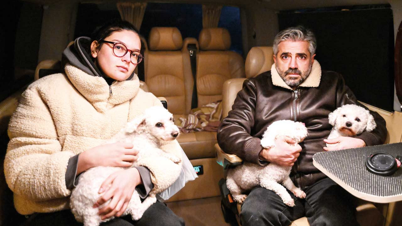 Ailesinden geriye üç köpeği kaldı