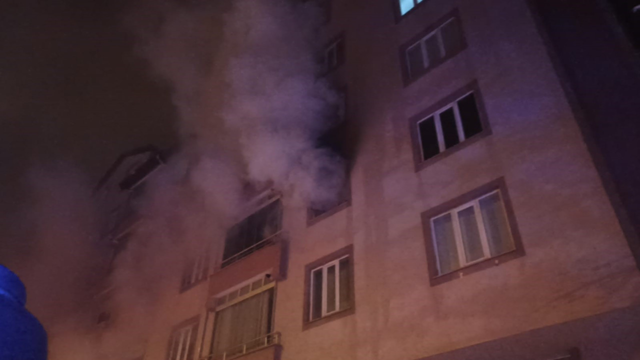 Apartmanda korkutan yangın, bina boşaltıldı