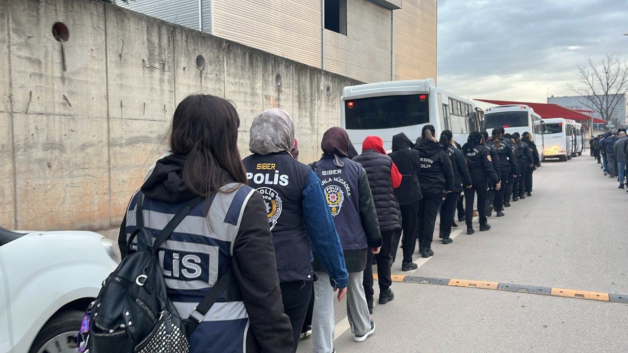 Hesaplarında yarım milyarlık akış vardı: Adliyeye sevk edildiler