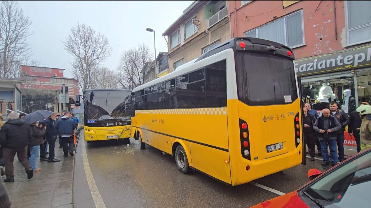 İETT otobüsleri kafa kafaya çarpıştı: Yaralılar var