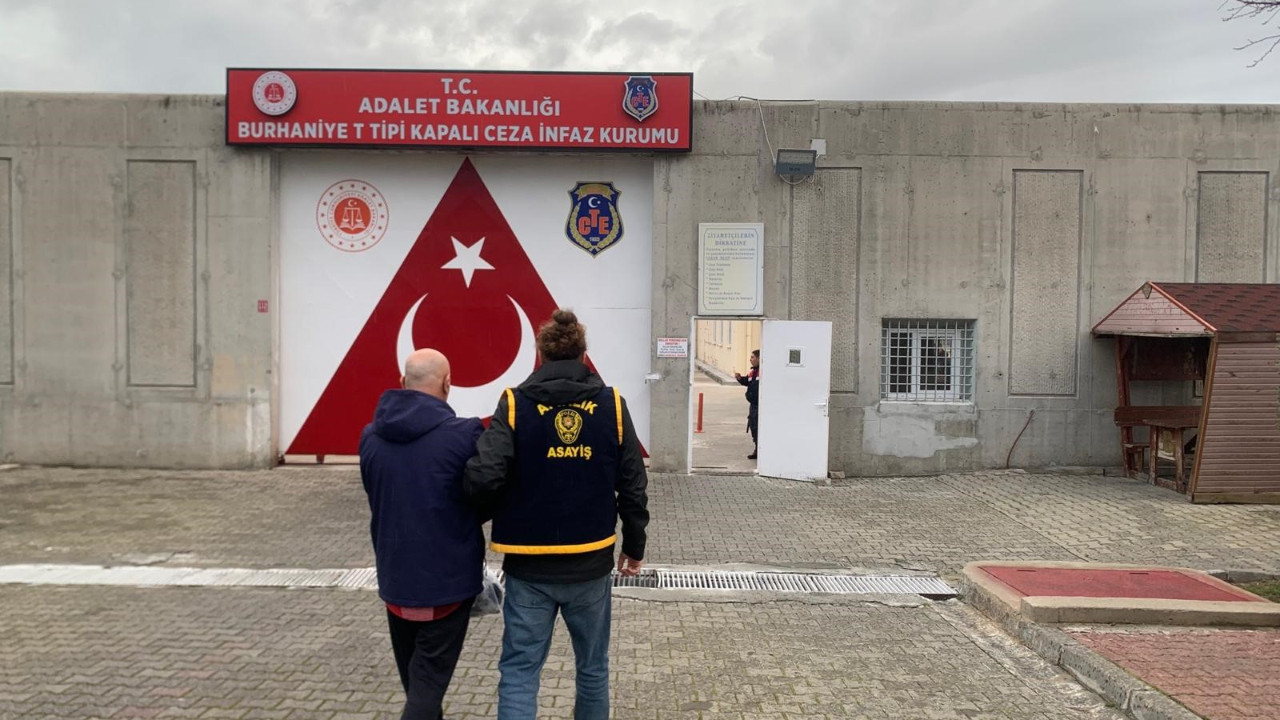 İhraç emekli polis amiri şantajdan tutuklandı