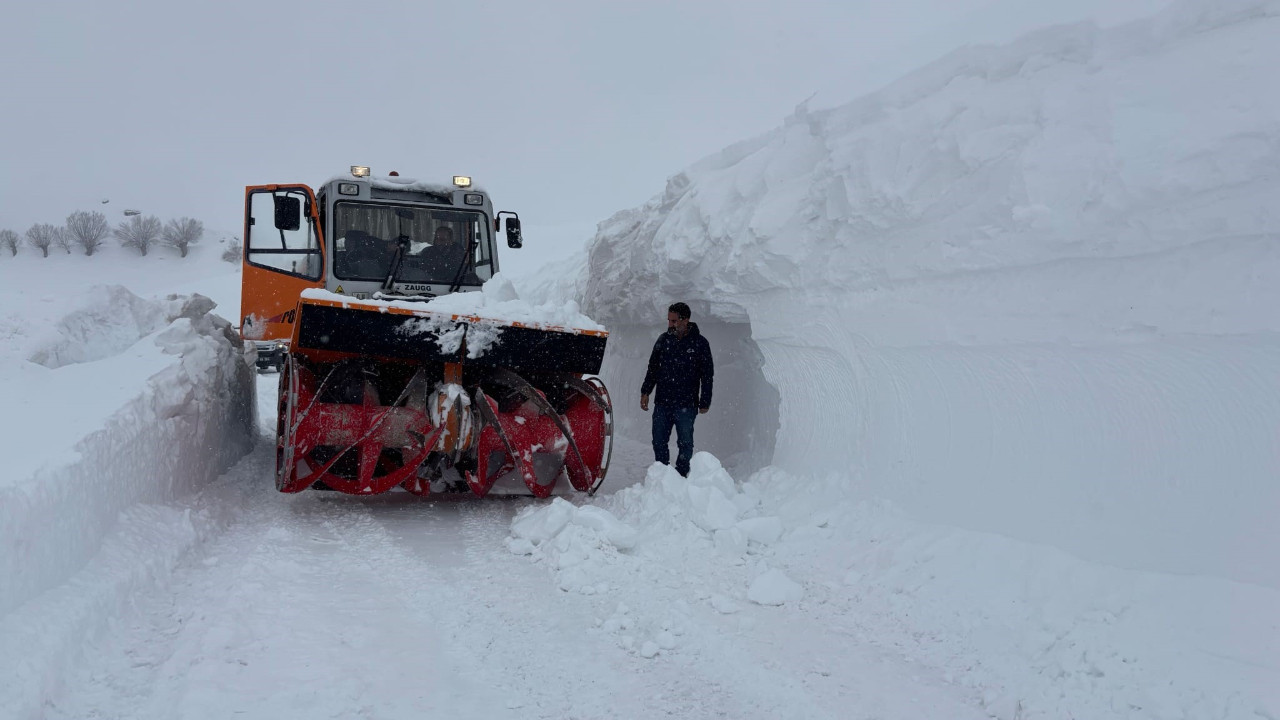 Tunceli'de kar boyu aştı