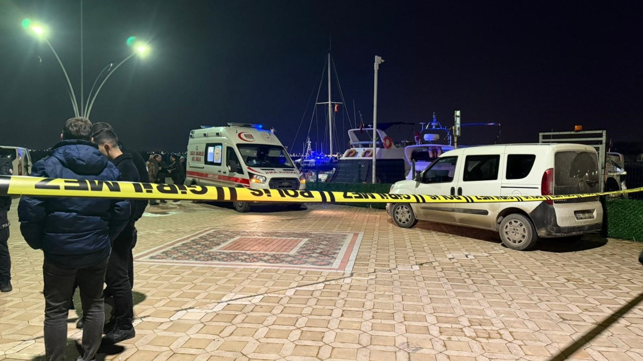 Denizde dalgıç kıyafetli erkek cesedi bulundu