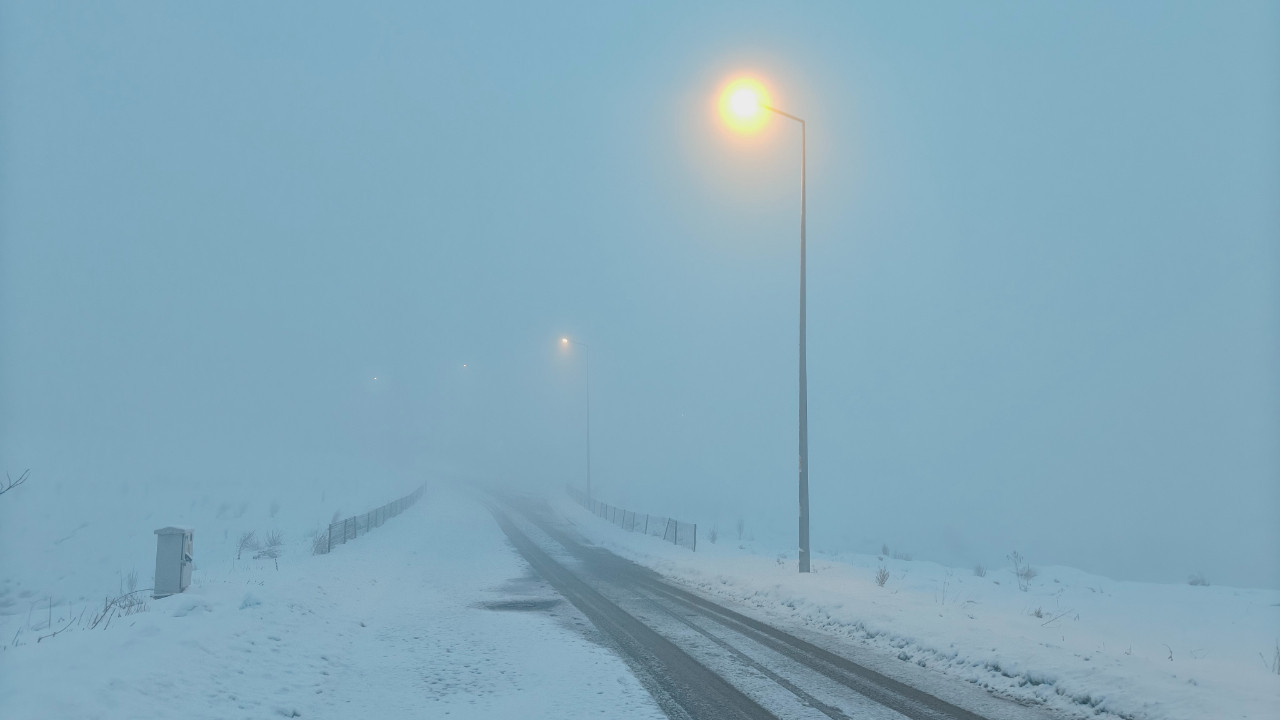 Sis etkili oldu, görüş mesafesi 20 metreye düştü