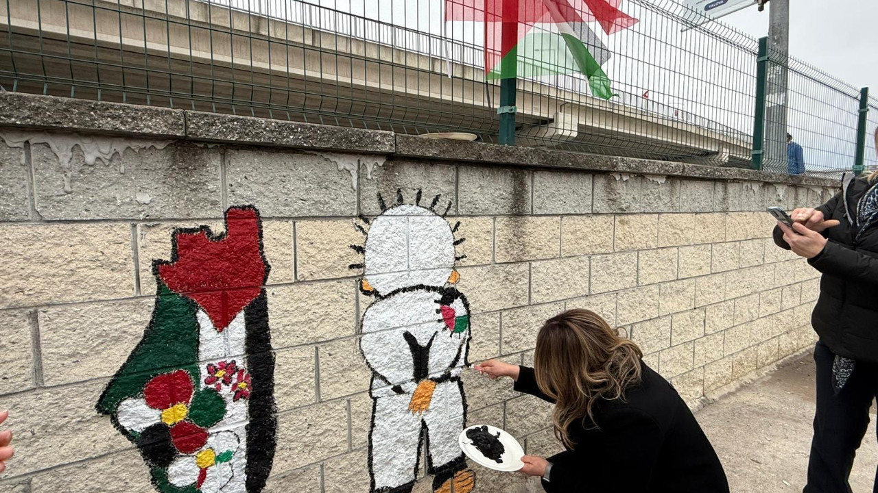 AKP’li kadınlardan Gazze resimleri