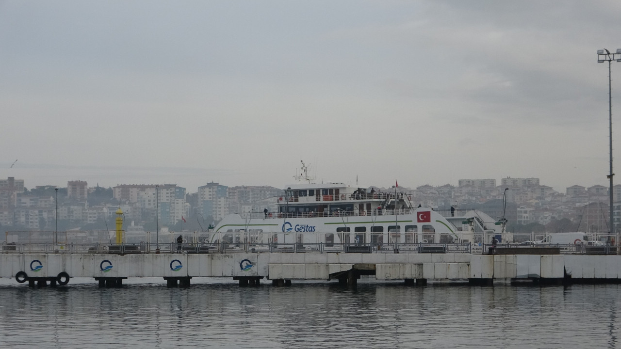 Çanakkale Boğazı çift yönlü gemi trafiğine kapatıldı