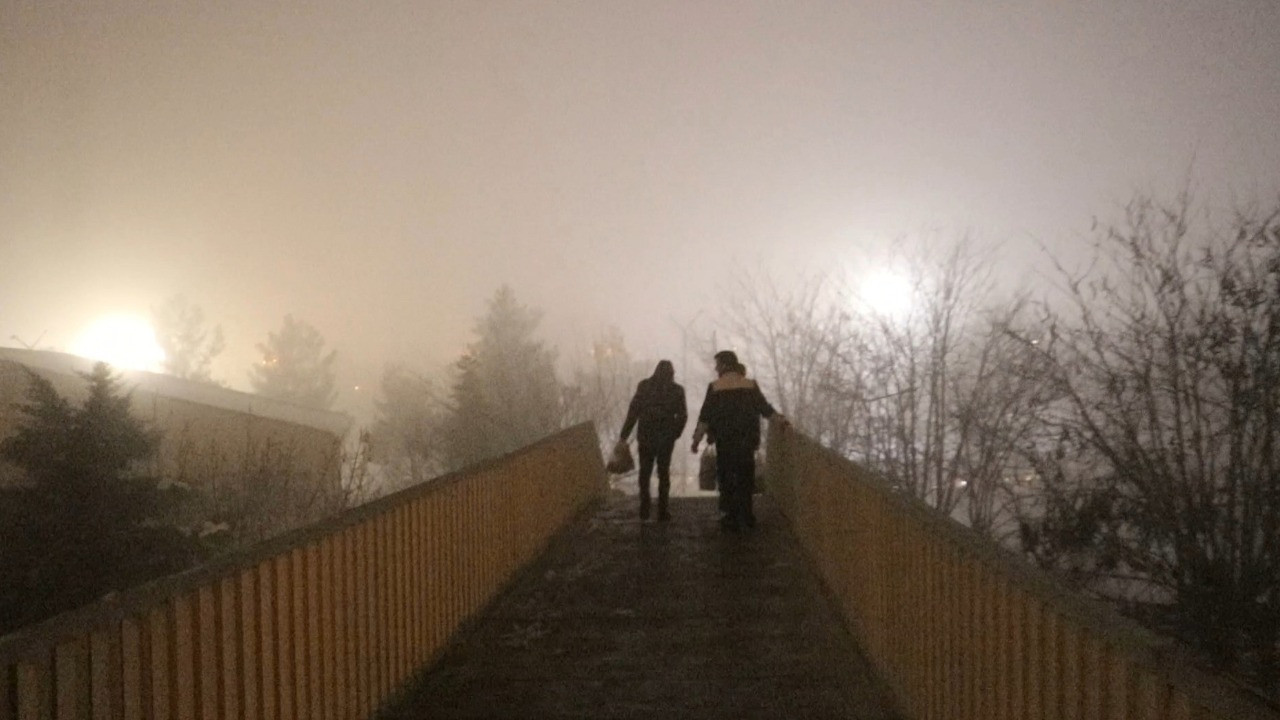 Görüş mesafesi 10 metreye düştü, uçuşlar iptal edildi