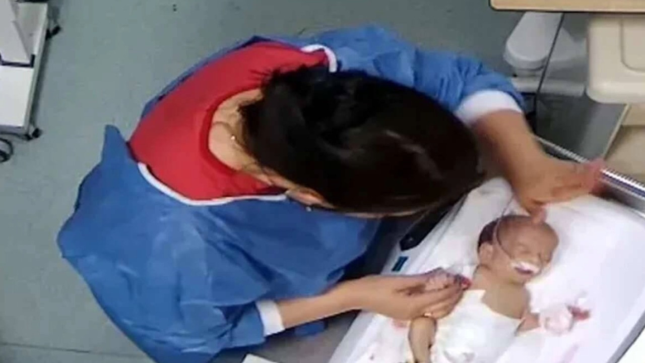 Hakkında tutuklama kararı çıkarılmıştı! O hemşire polise teslim oldu