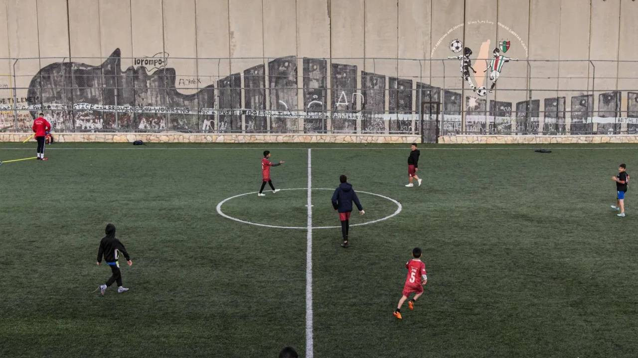 İsrail, Filistin'in suni çim almını engelledi