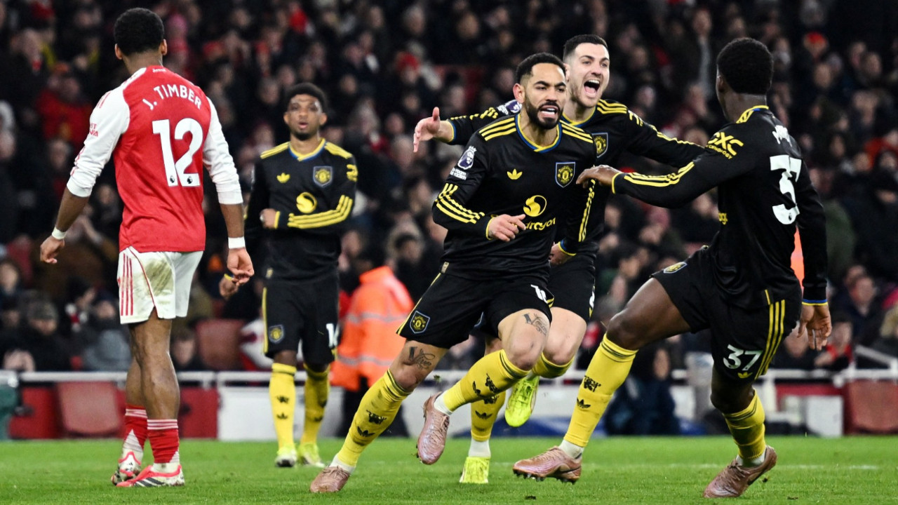 Lider Arsenal'ı 'Şeytan' çarptı! Manchester United, Carrick ile yeniden doğru: 2-3