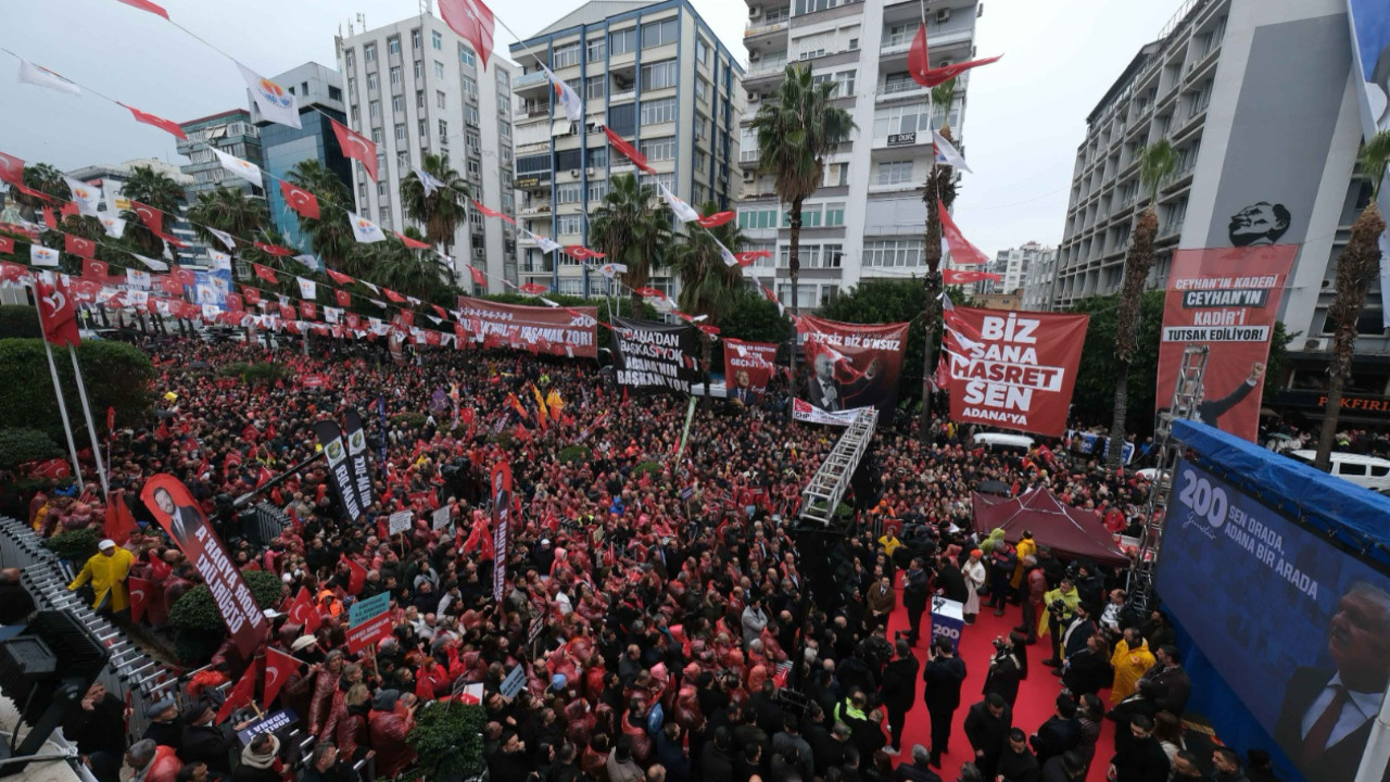 On binlerce Adanalı, Zeydan Karalar için toplandı