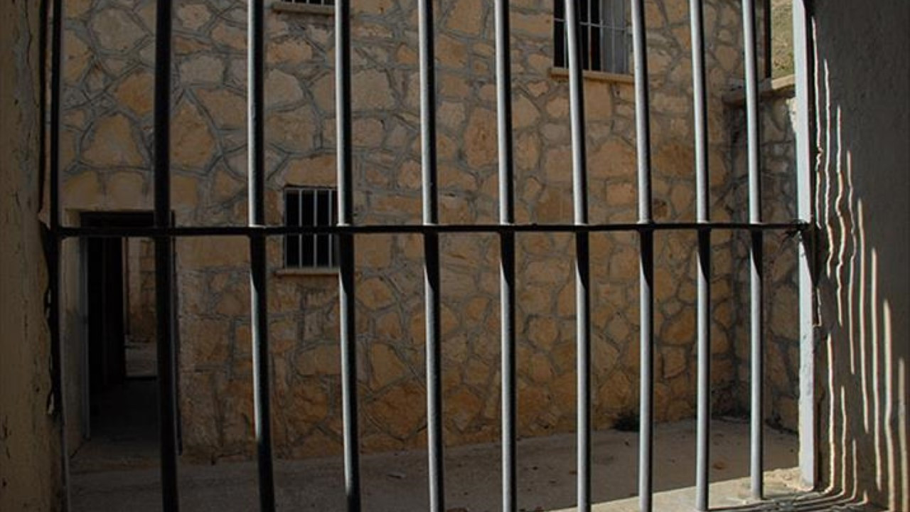 Siyasi mahkumlar serbest bırakıldı