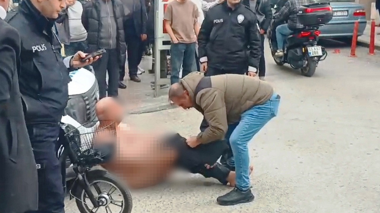 Sokakta çıplak vatandaş şoku! Zorla pantolon giydirildi