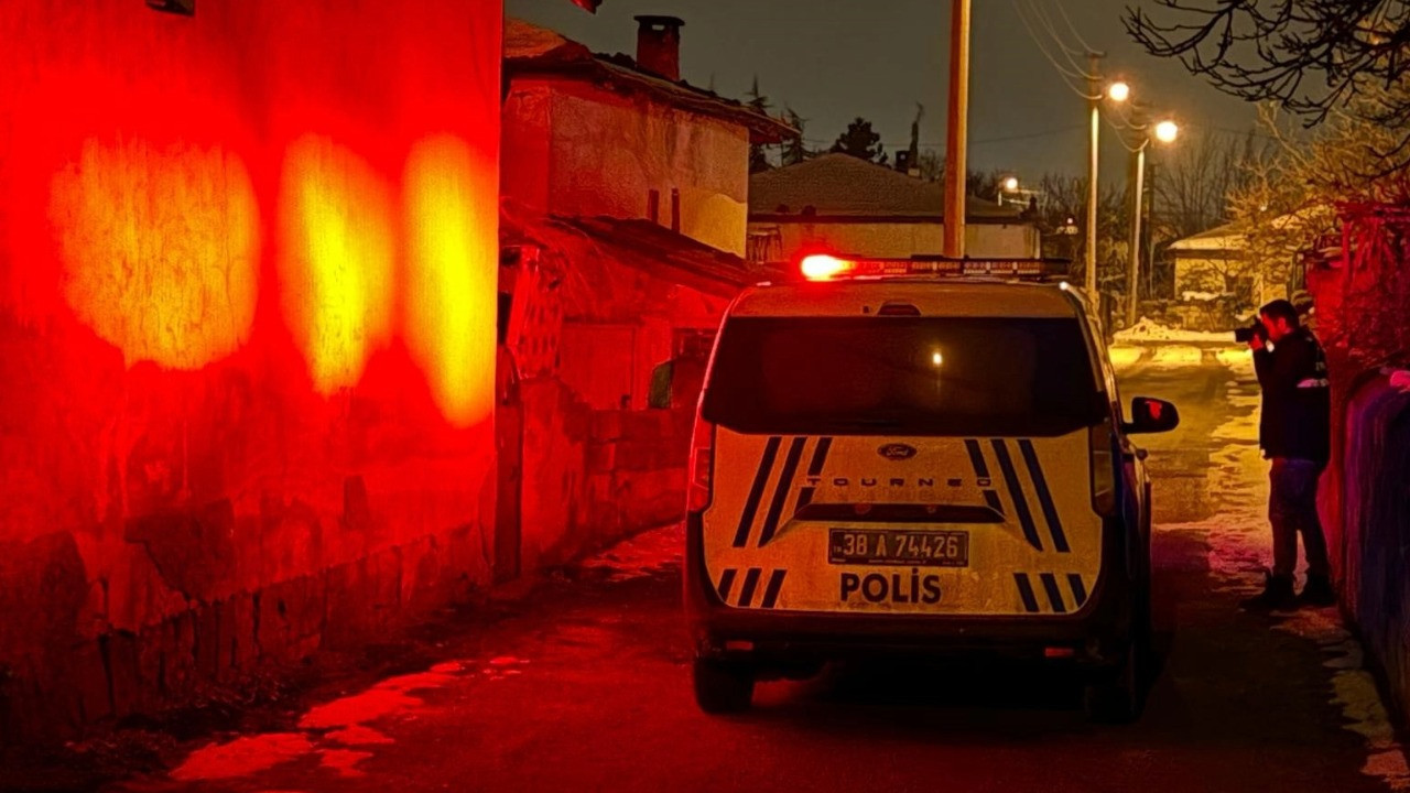 Hastanede 2 günlük bebeklerinin acı haberini aldılar