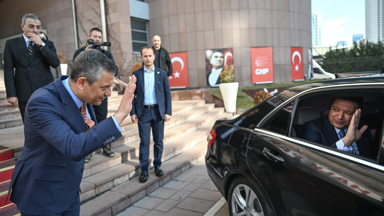 Özgür Özel'den liderler turu