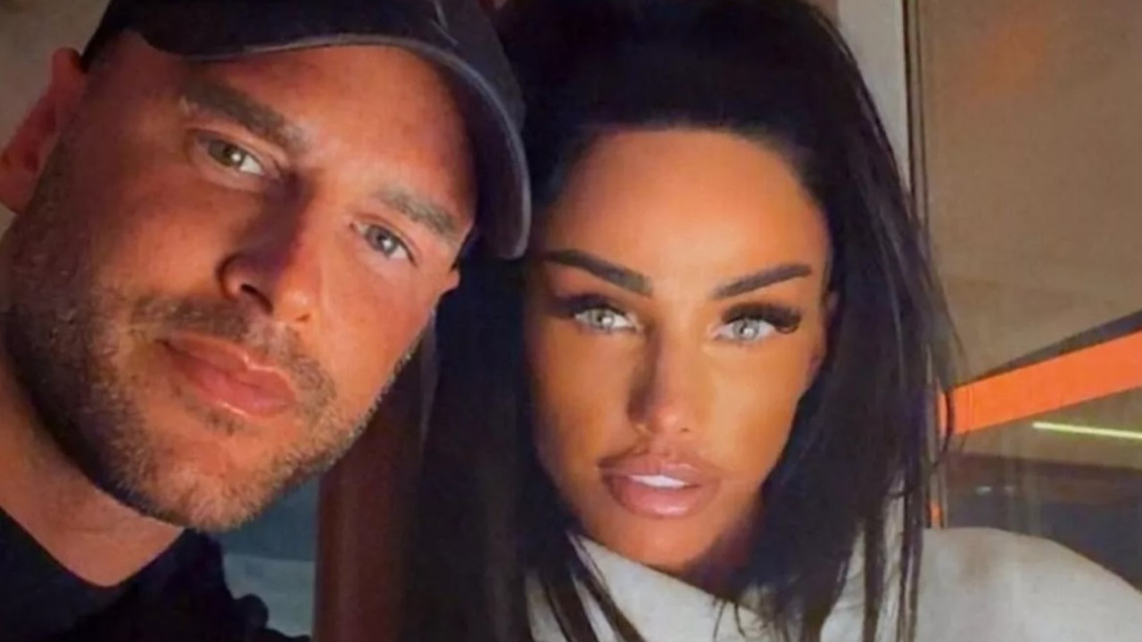 Ünlü ismin yeni eşi, 4 ay önce başka kadına aynı yöntemle evlenme teklif etmiş