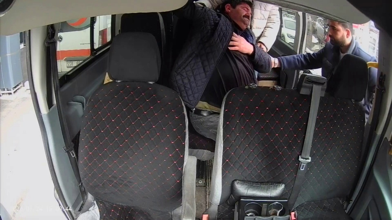 Yolcu fenalaştı, direksiyonu hastaneye kırdı