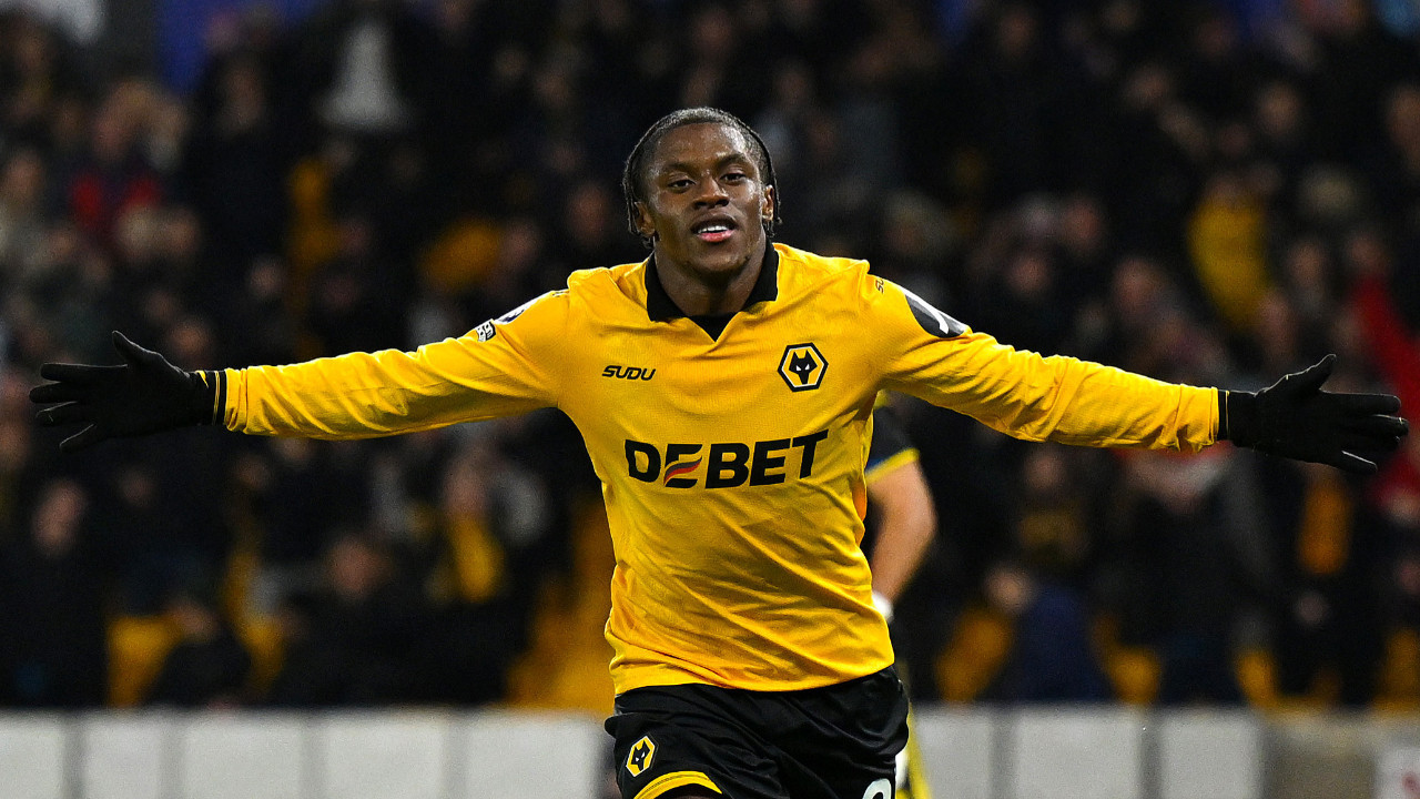 Beşiktaş'tan sürpriz orta saha hamlesi: 52 yıl sonra tarih yazan takımın parçasıydı!