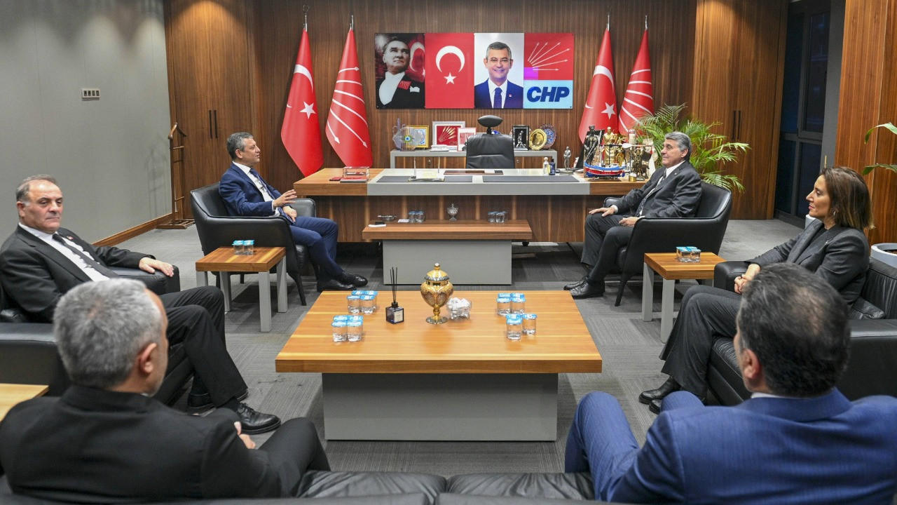 CHP Genel Başkanı Özel, Beşiktaş Kulübü Başkanı Adalı ile görüştü