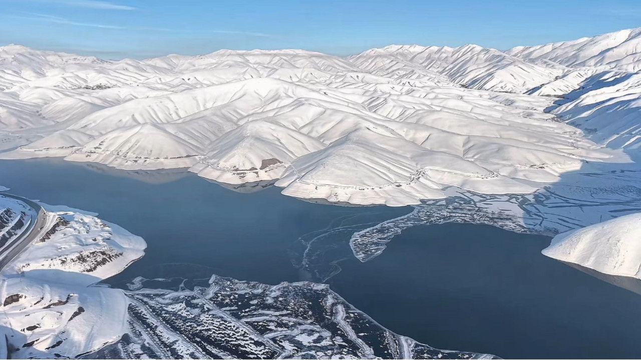 Dilimli Barajı buz tuttu