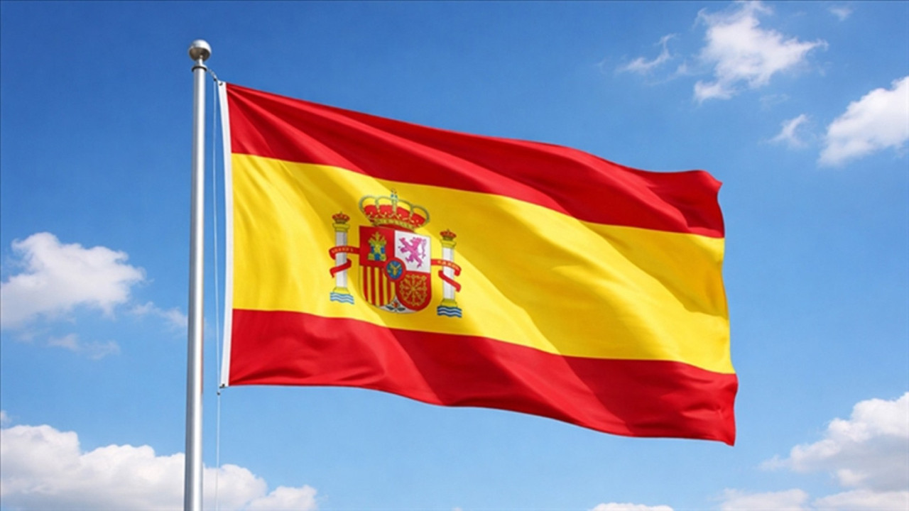 İspanya yüz binlerce göçmene yasal statü verecek