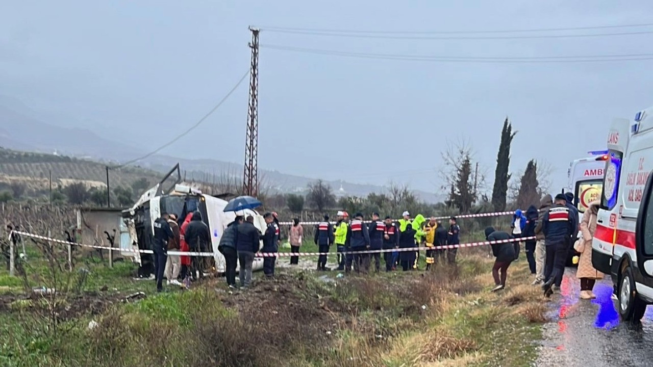 Mesaiye giden memurlar üzüm bağına uçtu