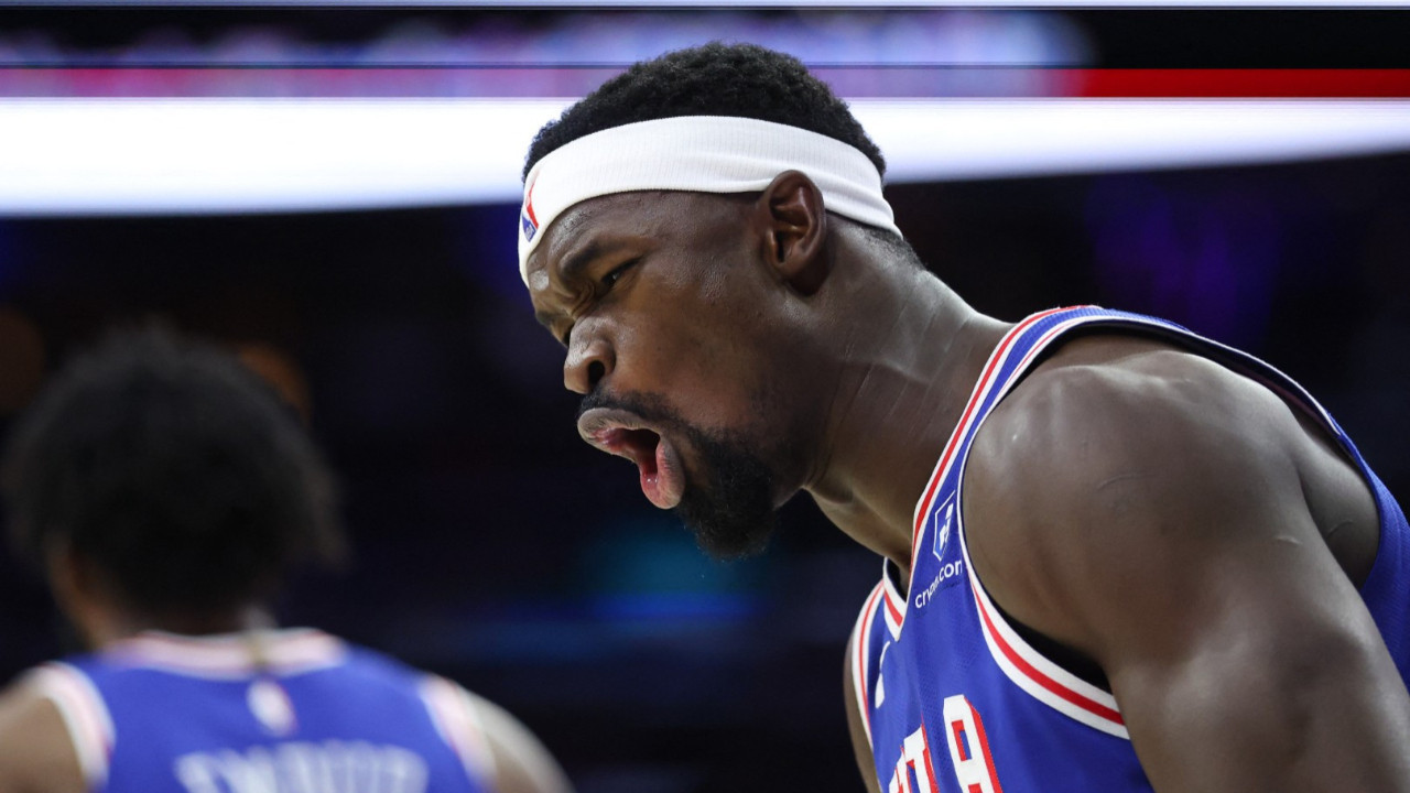 Adem Bona'dan yine blok şov: Galibiyete 8 ribaunt, 6 sayıyla katkı verdi