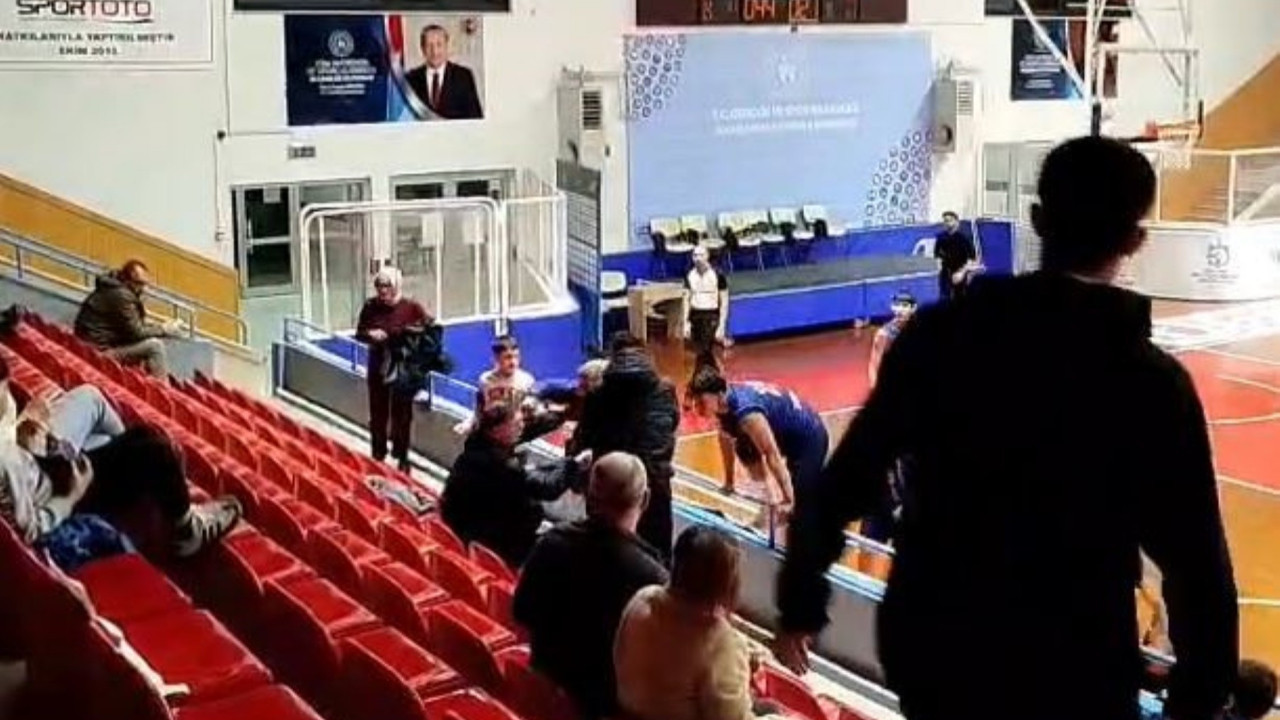 Çocukların maçında veliler yumruklaştı: Hakemler şikayetçi oldu