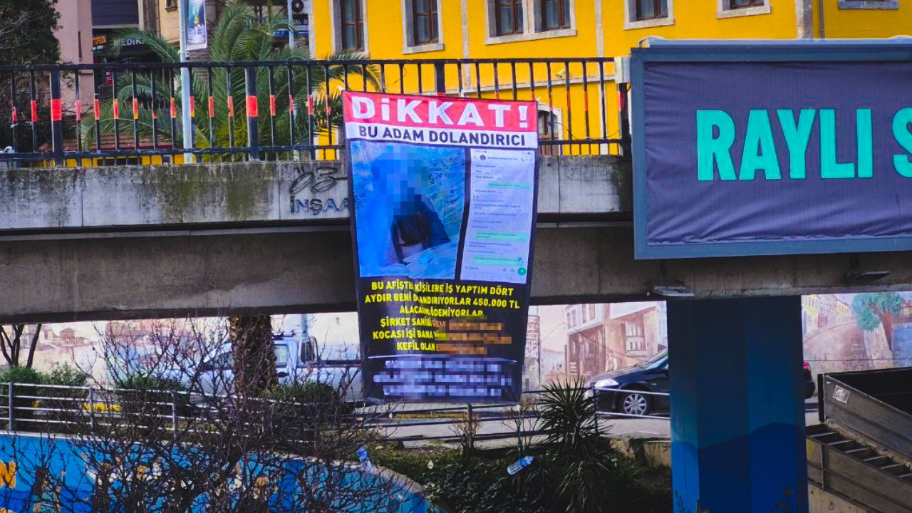 İsim, numara, fotoğraf ne varsa ifşa etti, afiş yaptırıp kentin ortasına astı