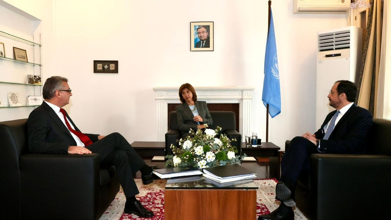 Kıbrıs'ta kritik görüşme: Liderler bir araya geldi