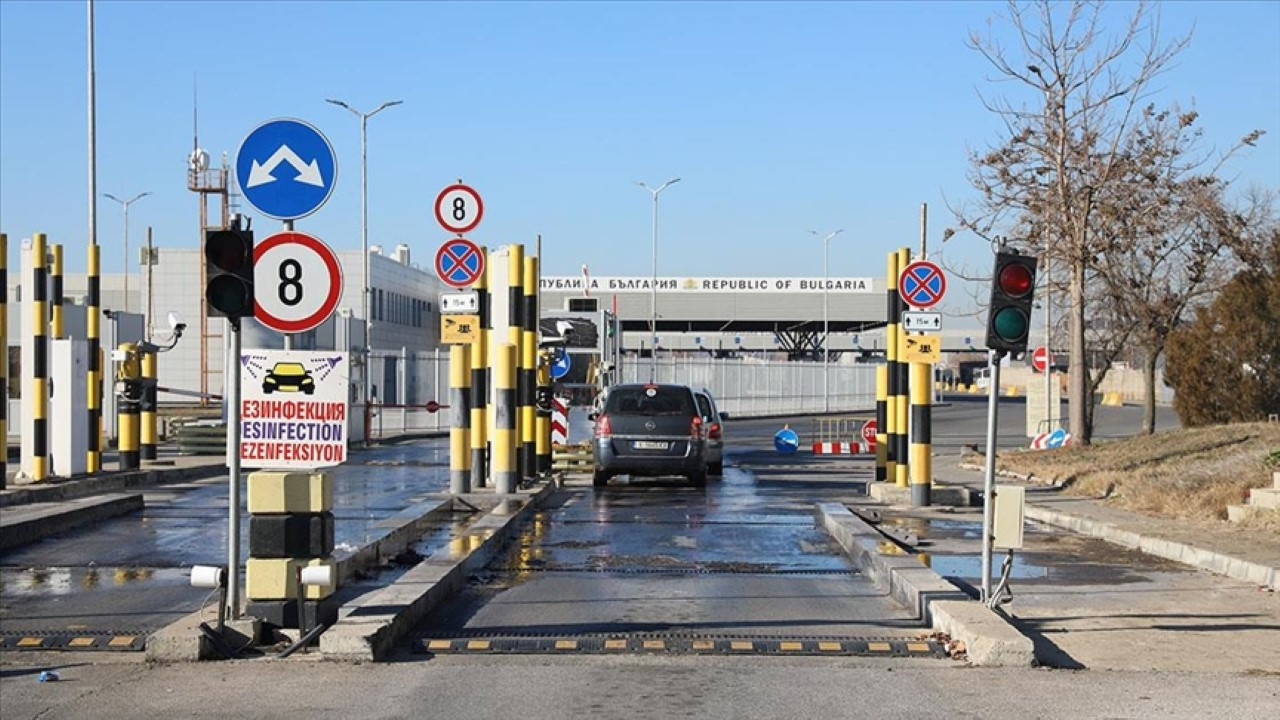 Komşu ile yeni gümrük kapısı açılacak