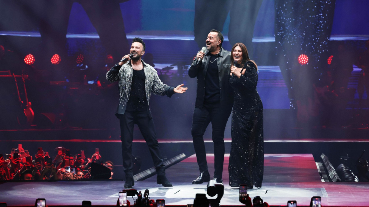 Tarkan'dan Sibel Can ile Ata Demirer sürprizi
