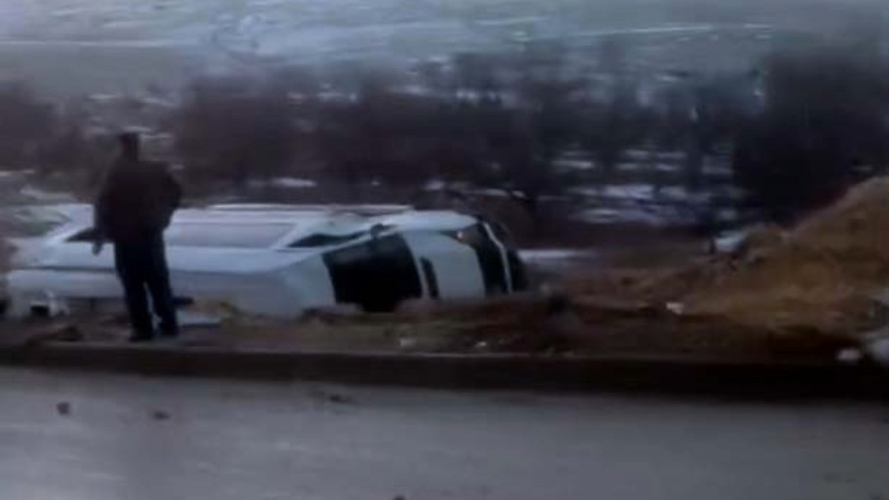 Gaziantep'te işçi servisi devrildi: 10 yaralı