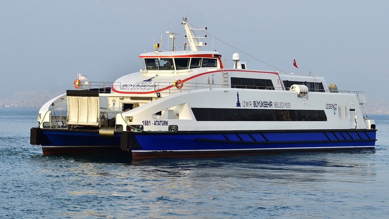 İzmir'de vapur seferleri iptal edildi