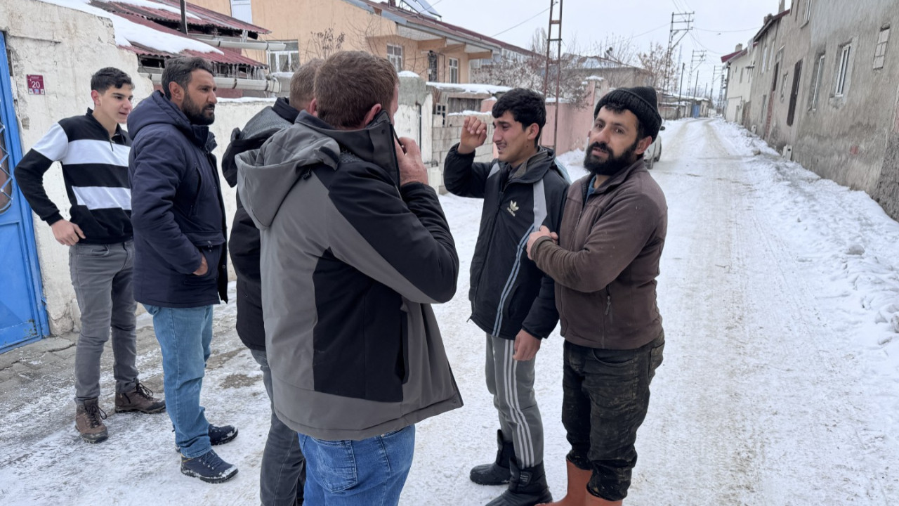 Polisten kaçan Afganları mahalleli yakalattı