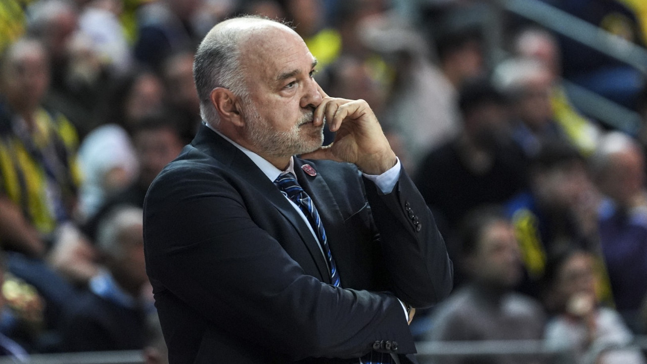 Anadolu Efes, bu sezon taraftarını üzüyor: Lokomotif arıza yaptı