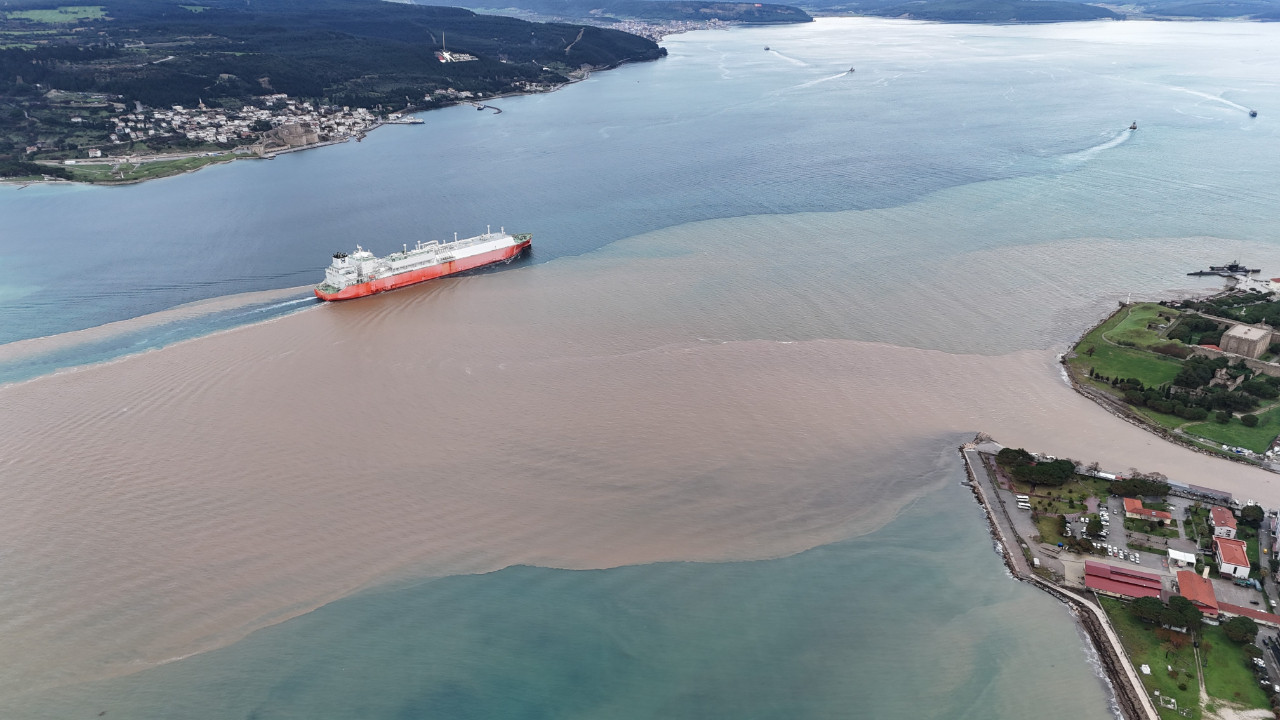 Fırtına sonrası boğazda dikkat çeken manzara