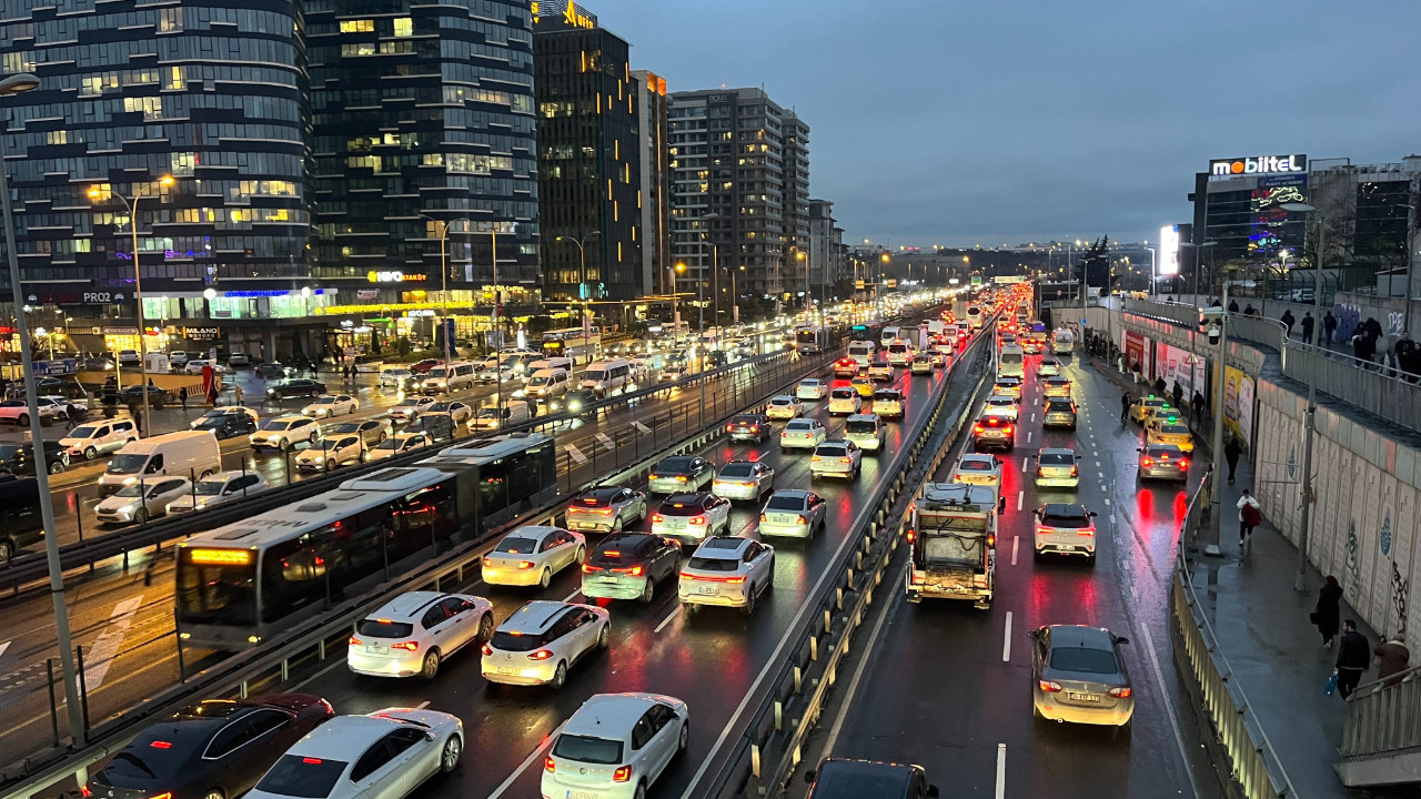 İstanbul’da trafik kilitlendi