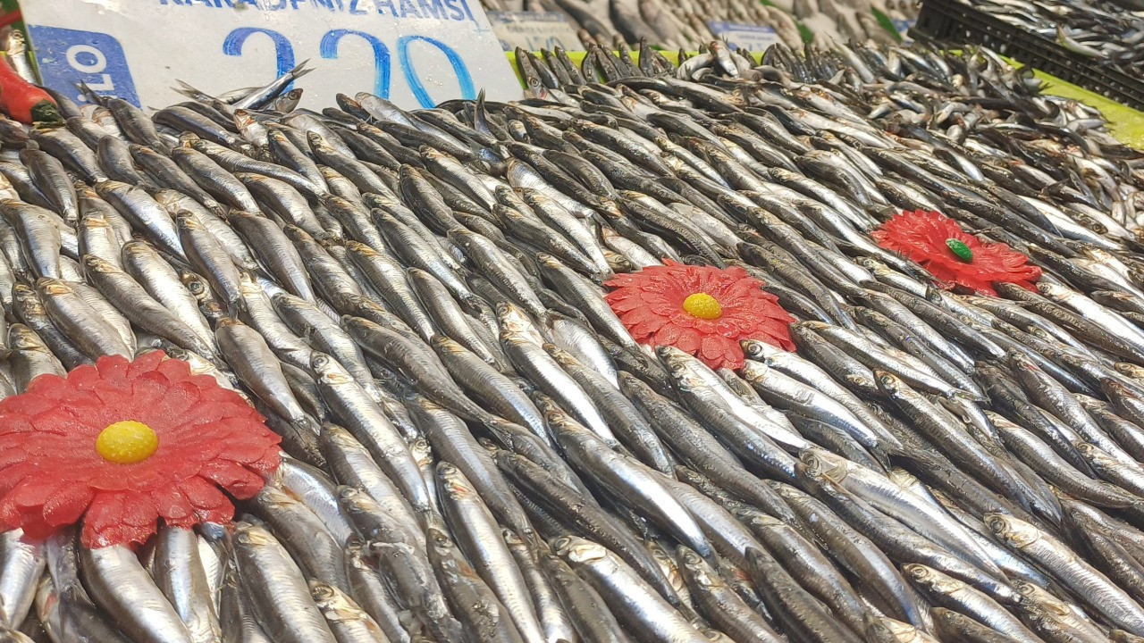 Kar yağdı, tezgahlar şenlendi: 220 TL