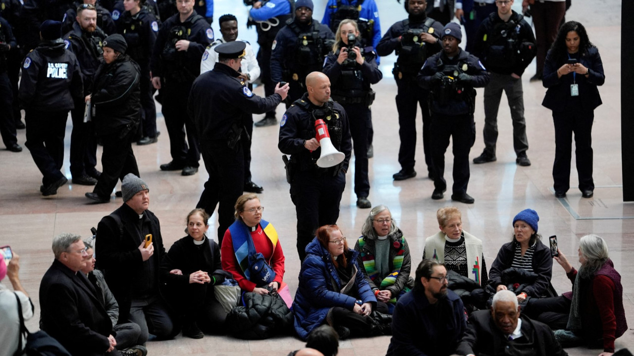 Trump karşıtı protestoda dini liderler gözaltına alındı