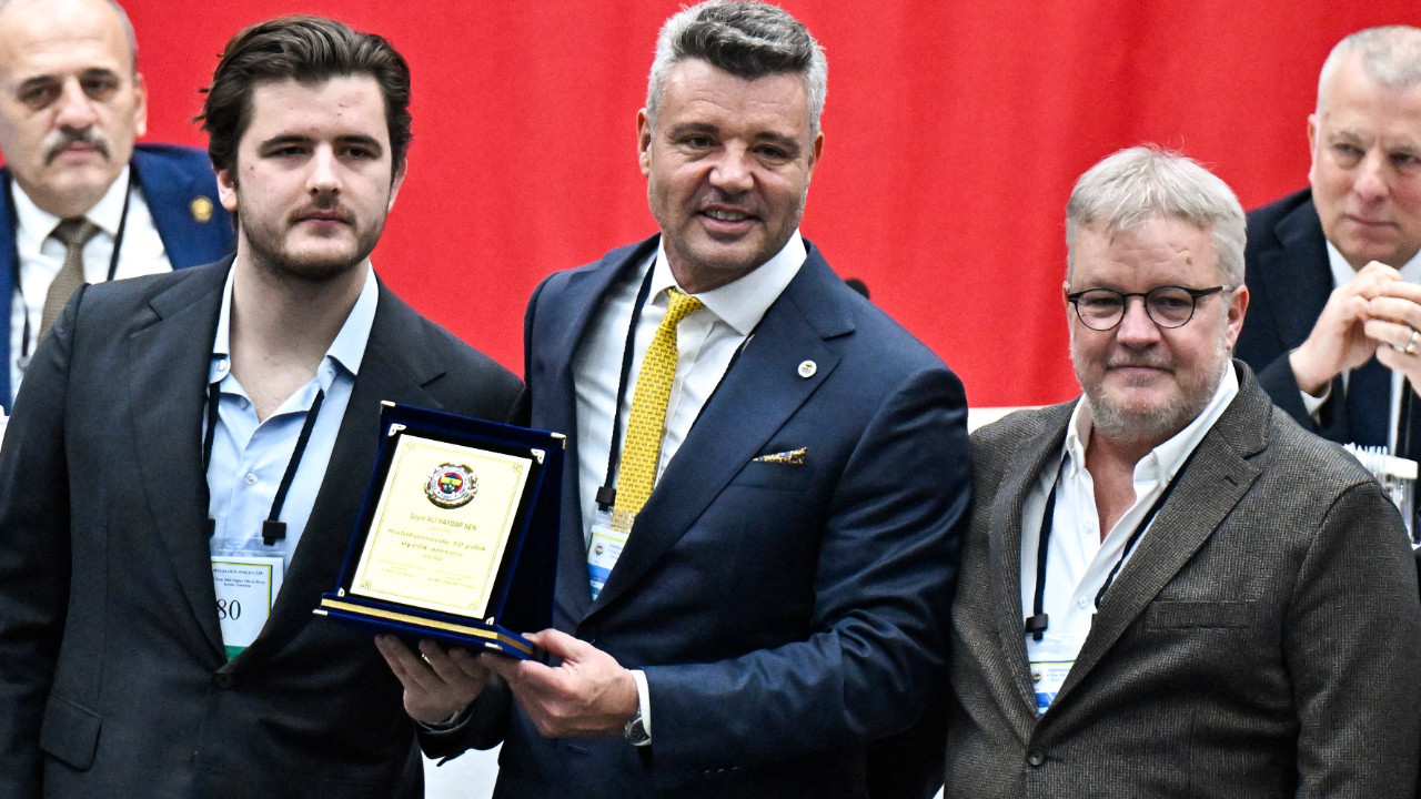 Fenerbahçe eski başkanı Ali Şen'e 50. yıl plaketi