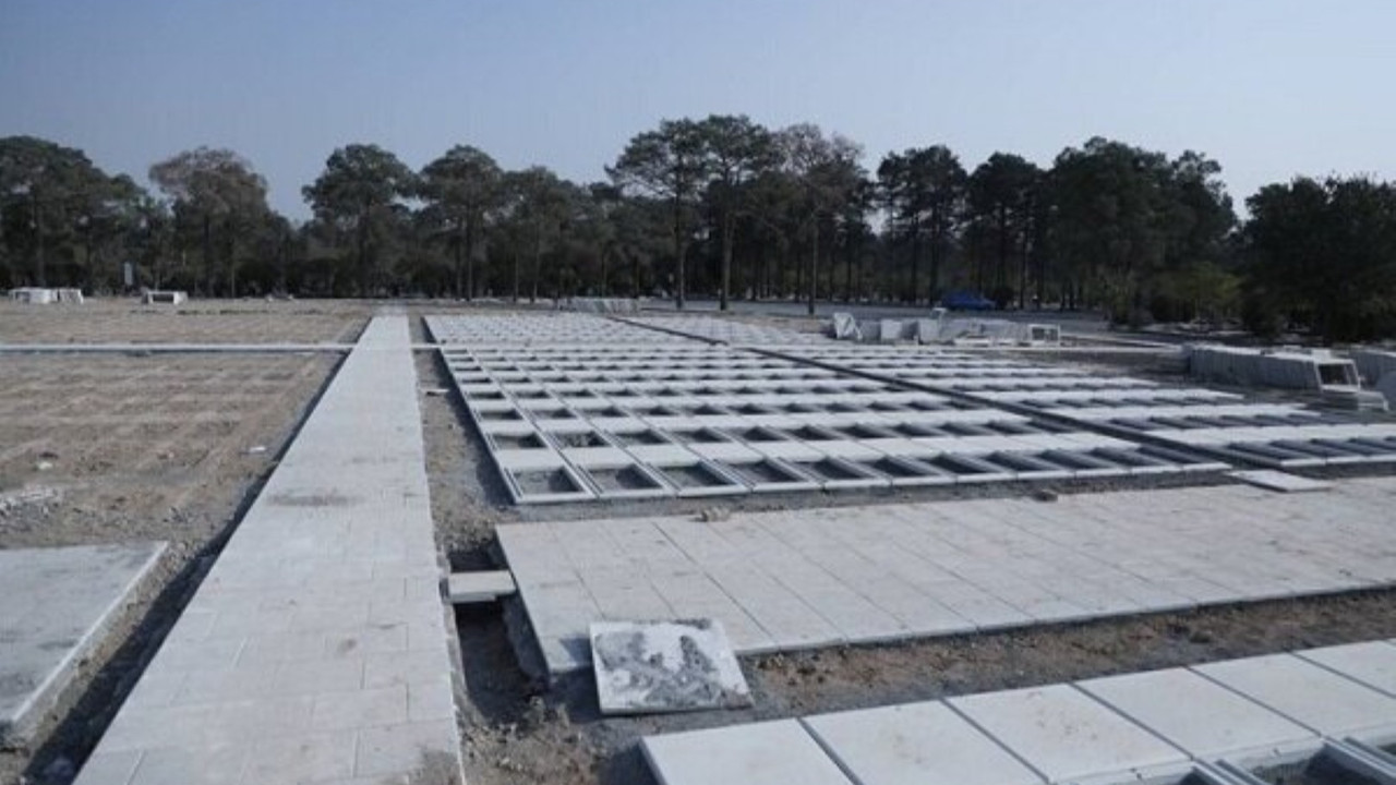 İran, ABD askerleri için mezar kazdı