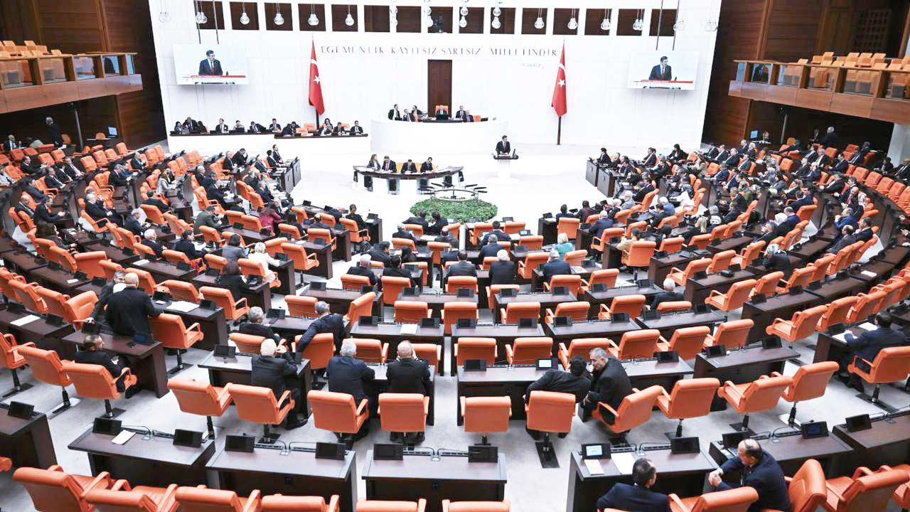 Meclis kuver yasağını deldi