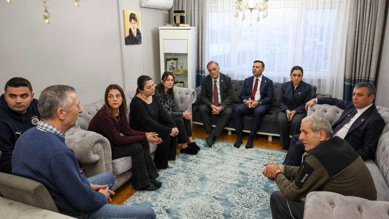 Özgür Özel'den Atlas Çağlayan’ın ailesine taziye ziyareti