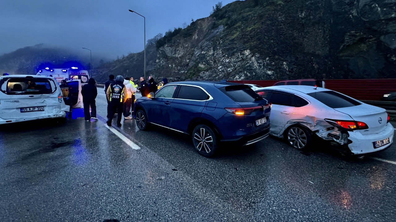 5 otomobil birbirine girdi