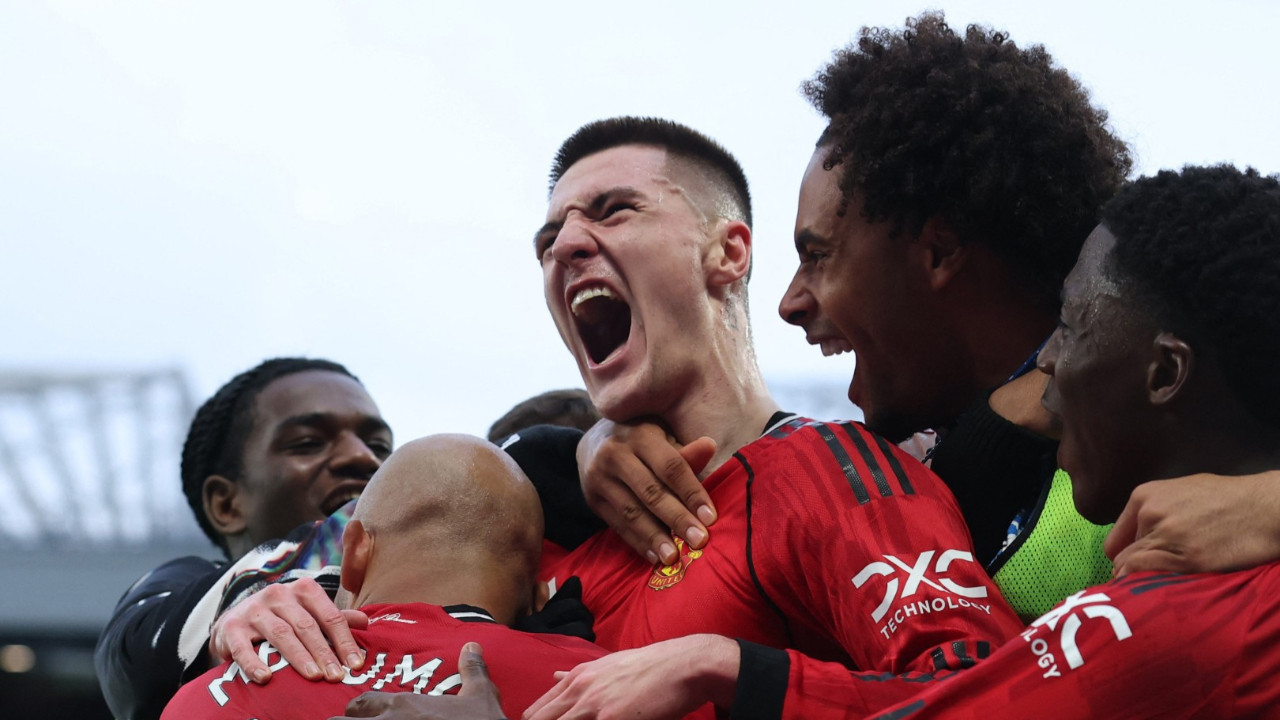 Manchester United, Carrick'le yeniden doğdu: 90+4'te 3'te 3 yaptılar