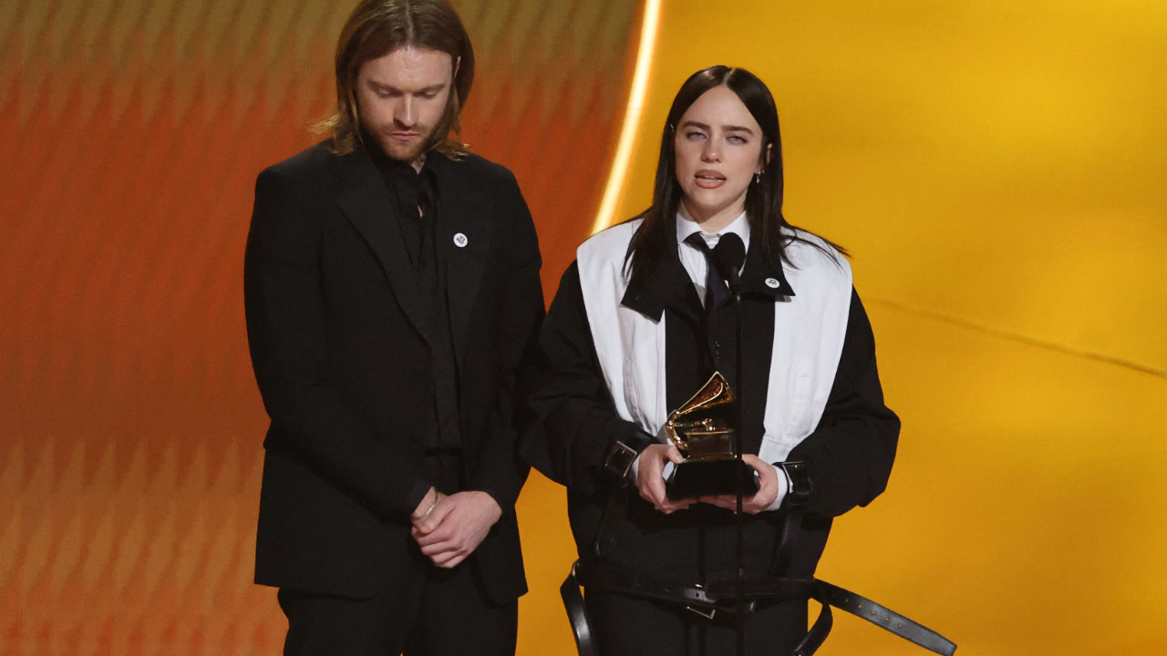Billie Eilish ödül töreninde ICE'a verdi veriştirdi, sözleri sansüre takıldı