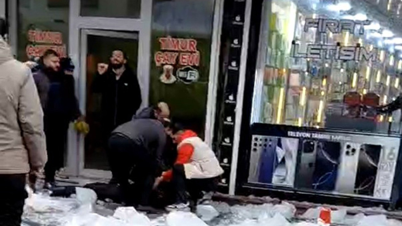 Çatıdan düşen buz kütlesi 1 kişiyi yaraladı